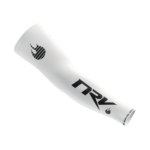 Manga Gamer NRV Performance White – Manga de compresión ergonómica, diseño blanco y soporte ideal para sesiones intensas de juego